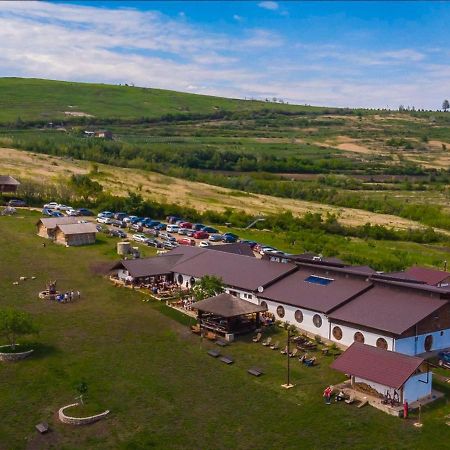 Ferma Dacilor Hotel Tohani Екстериор снимка
