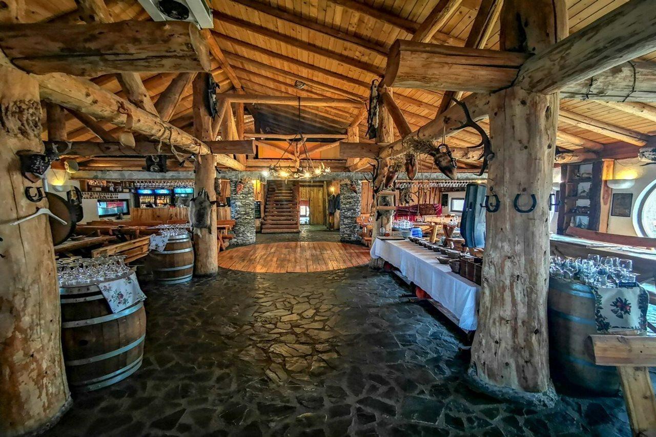 Ferma Dacilor Hotel Tohani Екстериор снимка